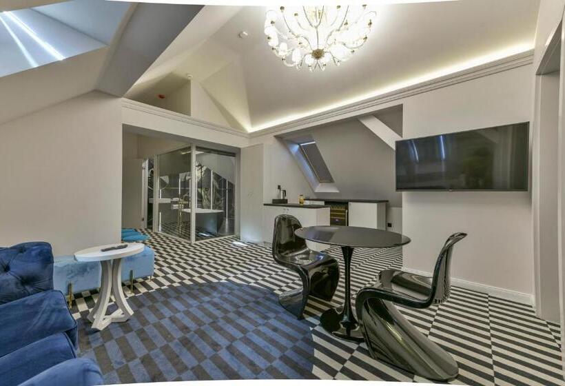 家庭间, Fregata Kołobrzeg