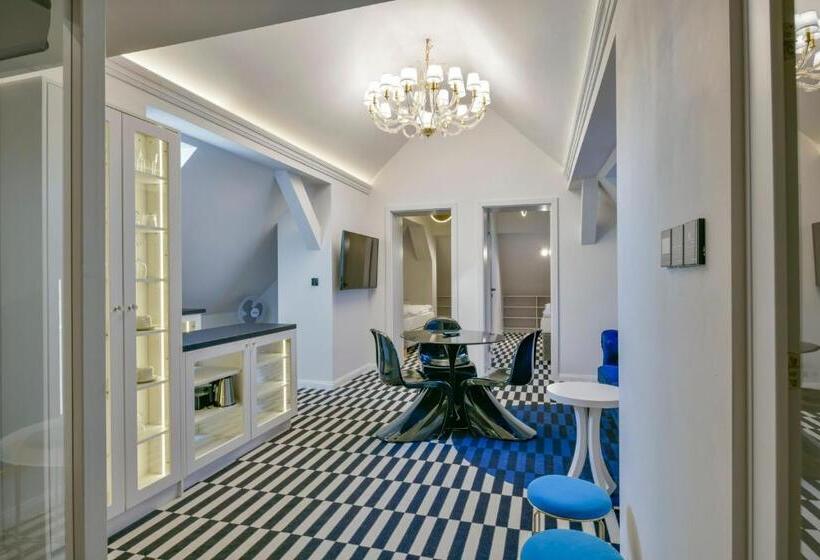 家庭间, Fregata Kołobrzeg