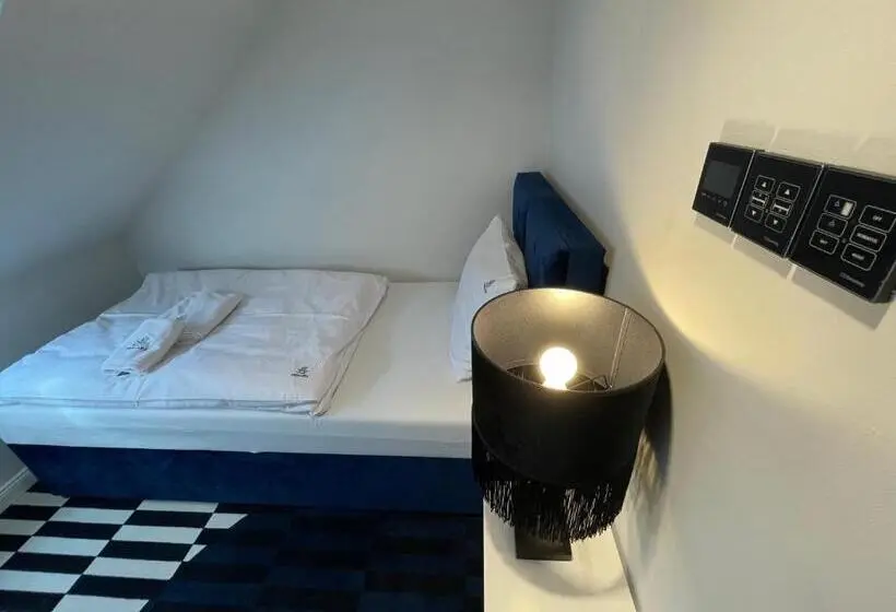 اتاق استاندارد یک نفره, Fregata Kołobrzeg