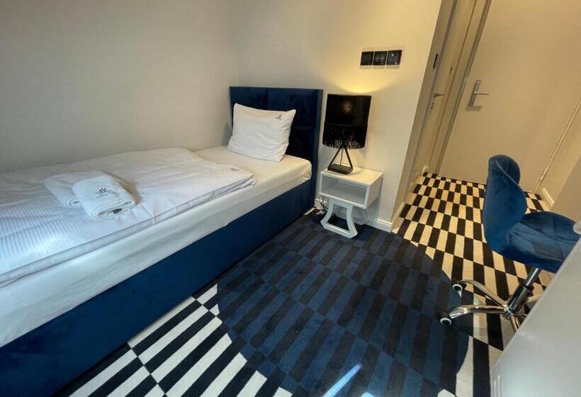 标准单人间, Fregata Kołobrzeg