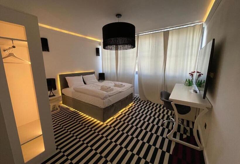 标准三人间, Fregata Kołobrzeg