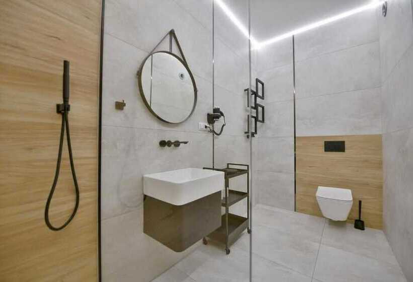 标准间, Fregata Kołobrzeg