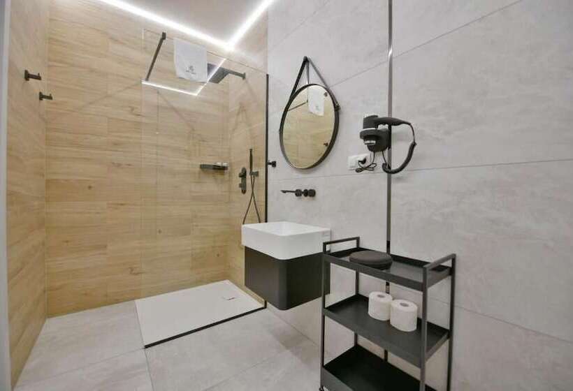 标准间, Fregata Kołobrzeg