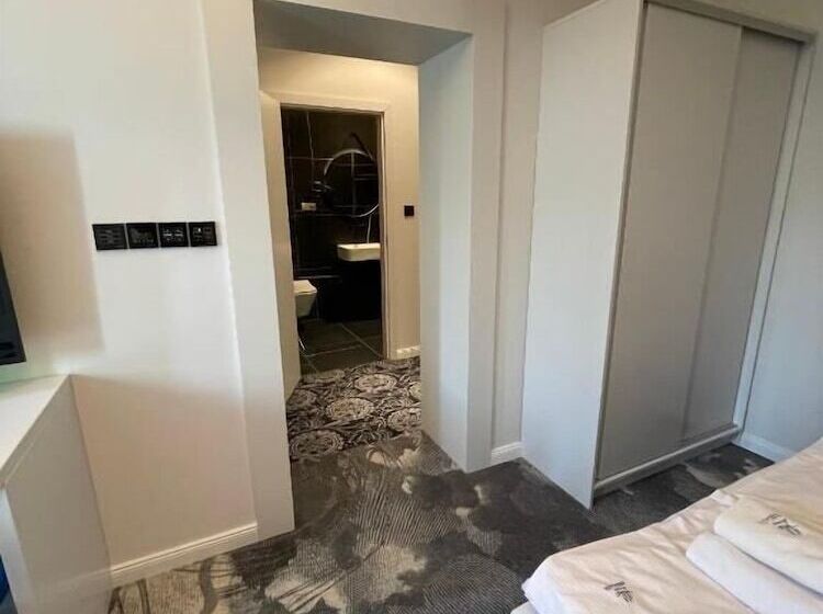 标准间, Fregata Kołobrzeg