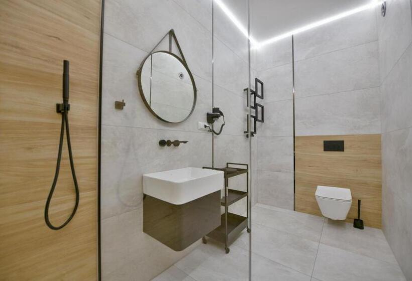 标准间, Fregata Kołobrzeg