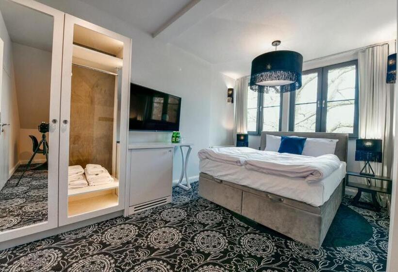 标准三人间, Fregata Kołobrzeg