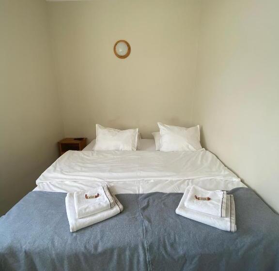 اتاق خانوادگی, Pensjonat U Aktorów