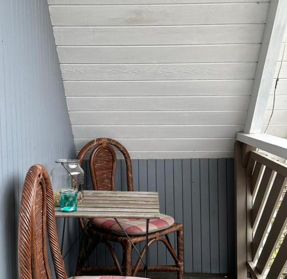 חדר סטנדרט עם מרפסת, Samsara   Prawdziwa Agroturystyka