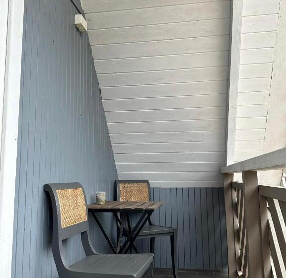 חדר סטנדרט לשלושה עם מרפסת, Samsara   Prawdziwa Agroturystyka