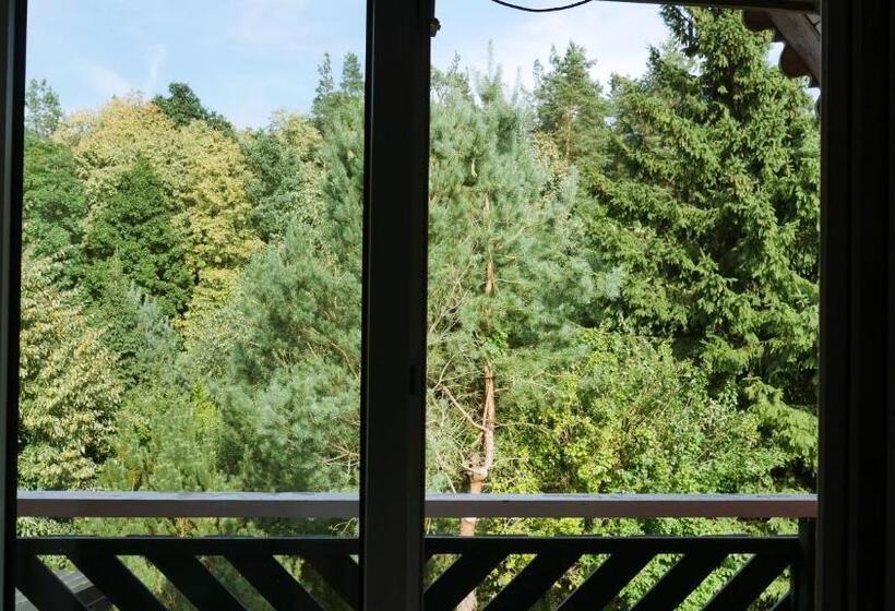 חדר סטנדרט לשלושה עם מרפסת, Samsara   Prawdziwa Agroturystyka