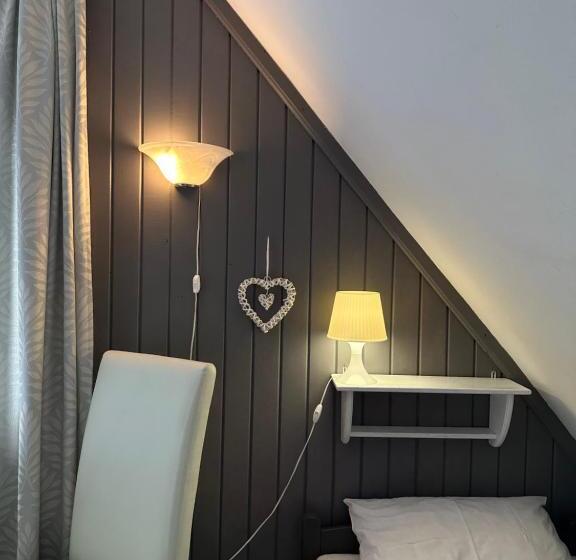 חדר סטנדרט לשלושה, Samsara   Prawdziwa Agroturystyka