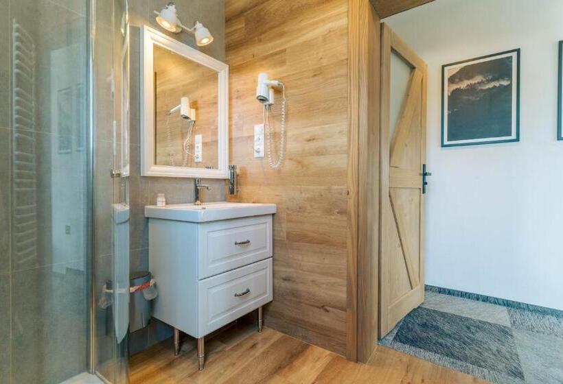 غرفة قياسية سرير كينج, Sztygarka Hetmańska Resort Solina