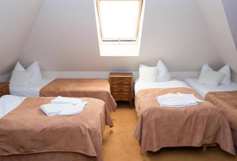 اتاق لوکس خانوادگی, Villa Siesta