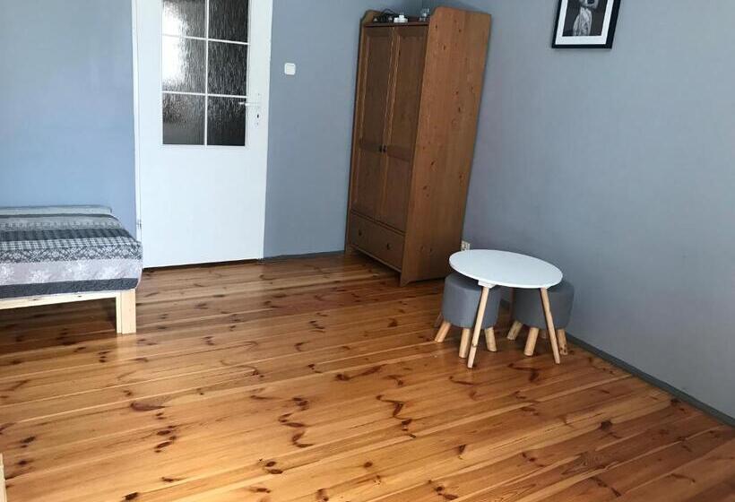 اتاق استاندارد چهار تخته, 42 200 Hostel