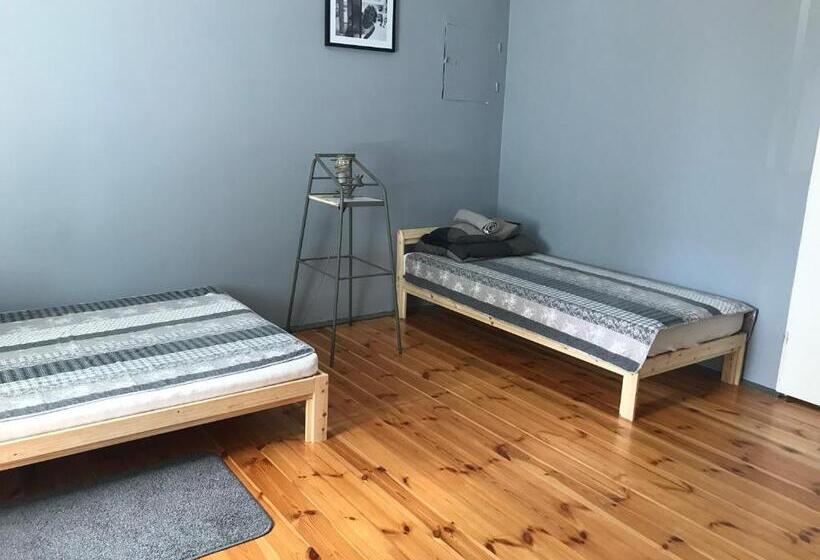 اتاق استاندارد چهار تخته, 42 200 Hostel