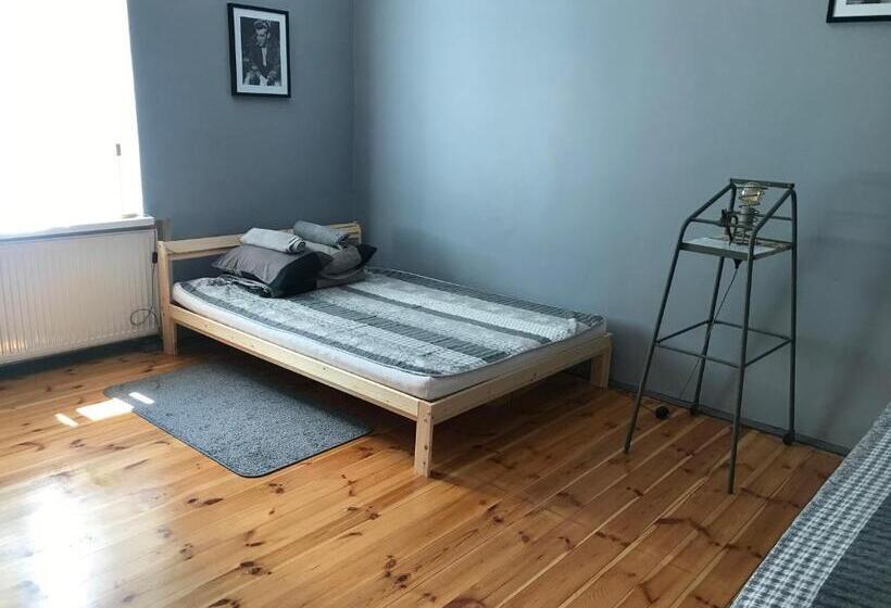 اتاق استاندارد چهار تخته, 42 200 Hostel