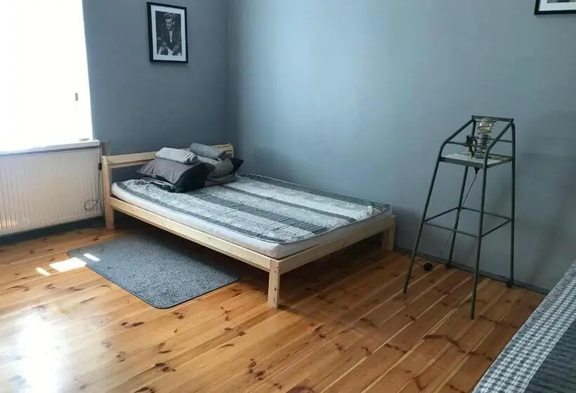 スタンダード４人部屋, 42 200 Hostel