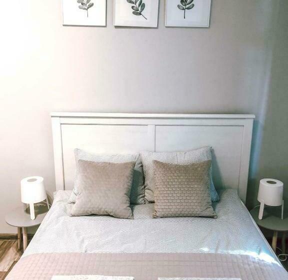 バス共有のスタンダードルーム, Bankowa 8 Guest Rooms