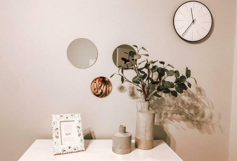 バス共有のスタンダードルーム, Bankowa 8 Guest Rooms