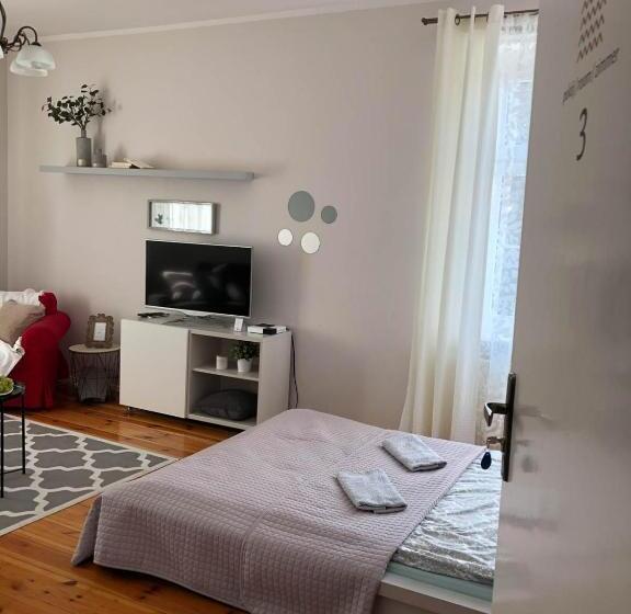 バスルーム共有のトリプルスタンダード, Bankowa 8 Guest Rooms