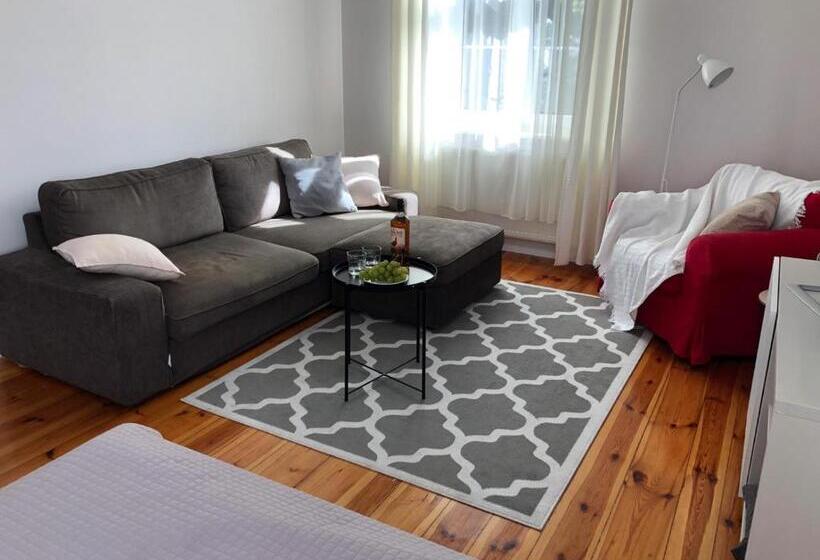 バスルーム共有のトリプルスタンダード, Bankowa 8 Guest Rooms