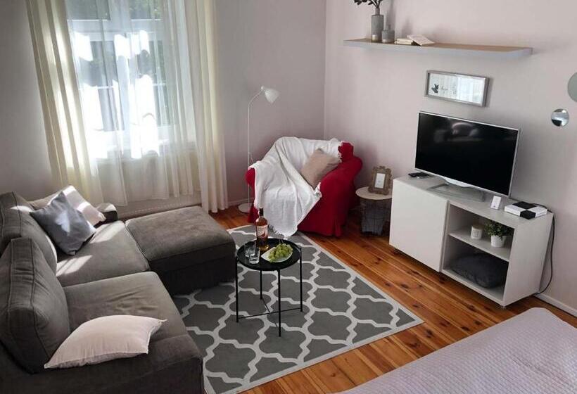 バスルーム共有のトリプルスタンダード, Bankowa 8 Guest Rooms