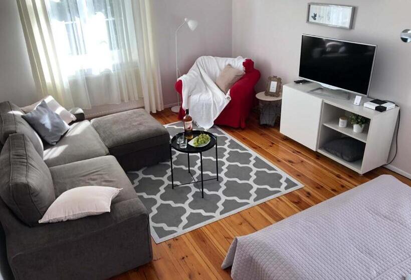 バスルーム共有のトリプルスタンダード, Bankowa 8 Guest Rooms