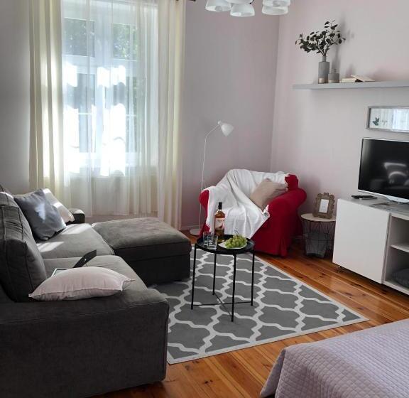 バスルーム共有のトリプルスタンダード, Bankowa 8 Guest Rooms