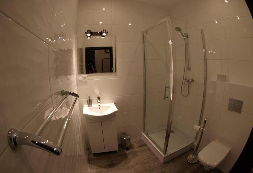 آپارتمان 1 خوابه, Kancelaria