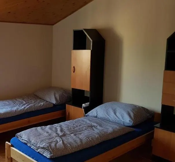 スタンダード4人部屋, Noclegi Silesia Aster