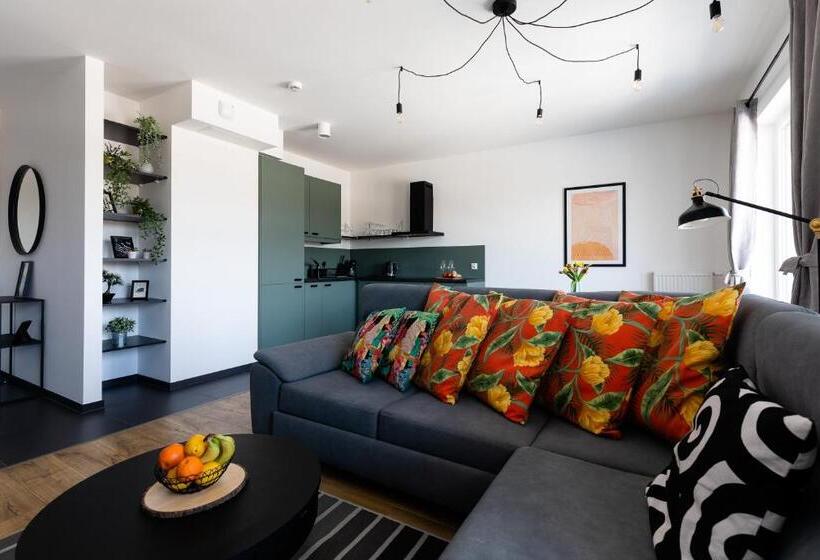 Люкс Deluxe Кровать Кинг, Symphony Baltica Towers Apartamenty