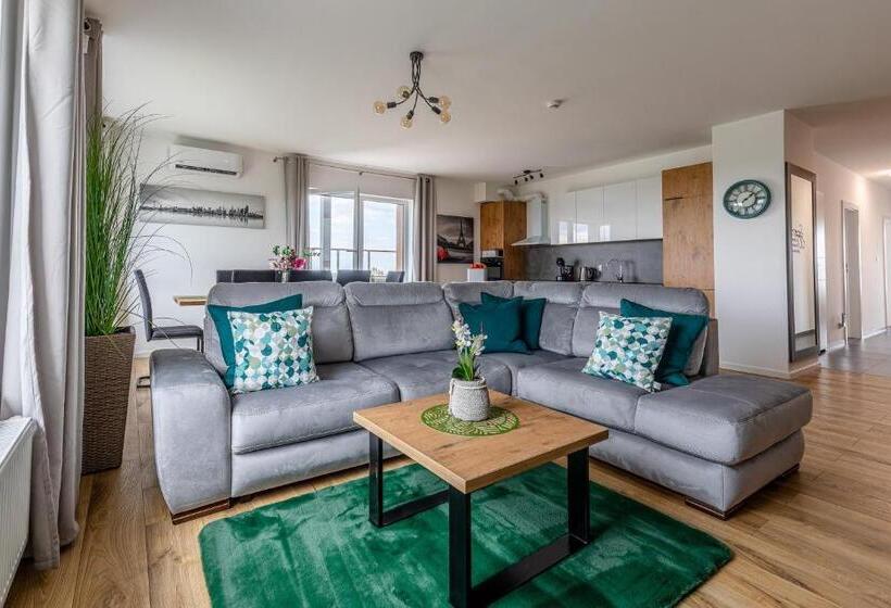 Апартаменты 3 Спальни, Symphony Baltica Towers Apartamenty