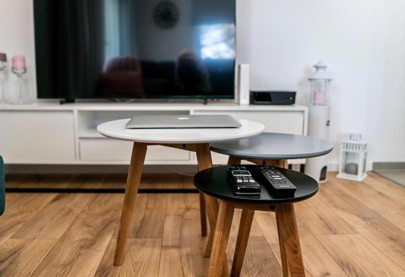 Апартаменты Deluxe 1 Спальня, Symphony Baltica Towers Apartamenty