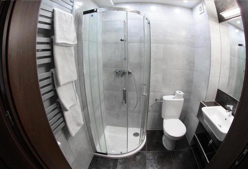 غرفة عائلية, Leśna Chata