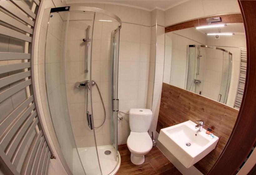 غرفة عائلية, Leśna Chata