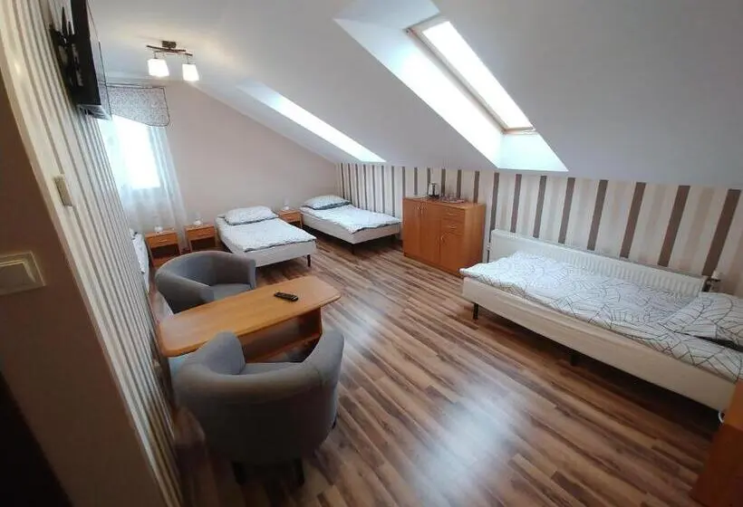 Standard Neljän Hengen Huone, Perła Kujaw