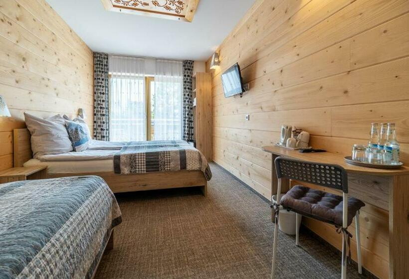 חדר סטנדרט לשלושה עם מרפסת, Stachelisko   Domki I Pokoje