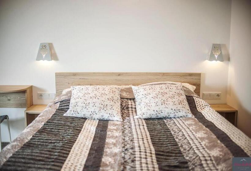 חדר סטנדרט לשלושה, Stachelisko   Domki I Pokoje