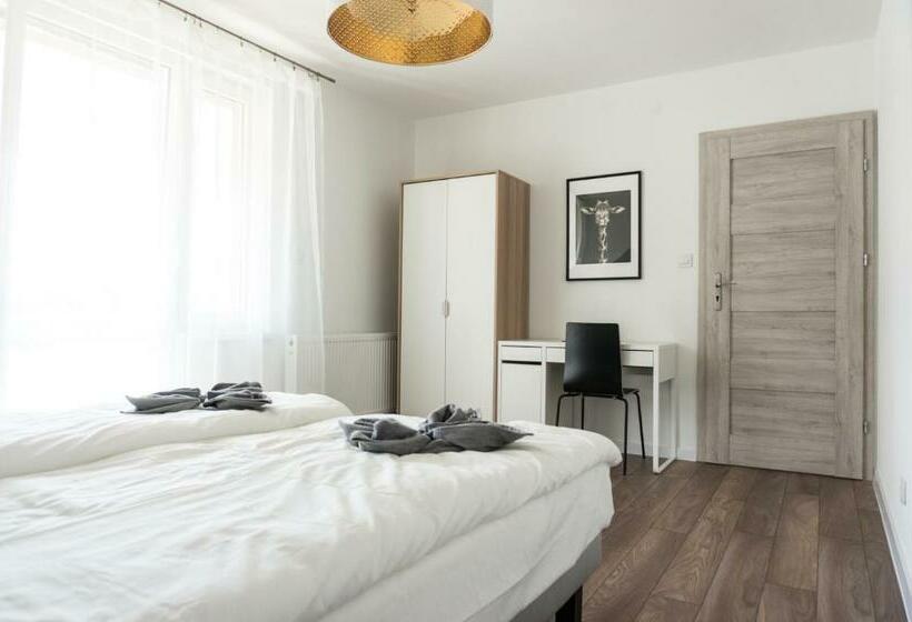 标准间, Hostel 66