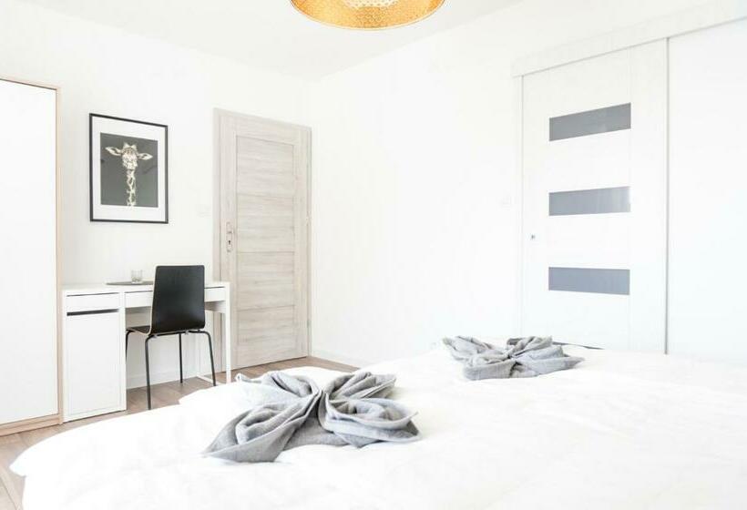 标准间, Hostel 66