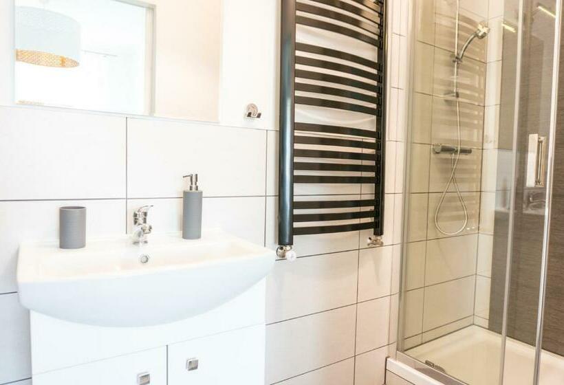 标准间, Hostel 66