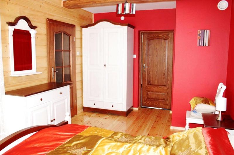 Дом 4 Спальни, Agroturystyka żubr
