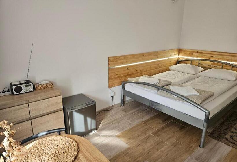 Номер Стандарт, Noclegi U Przewodników   Zwiedzaczek