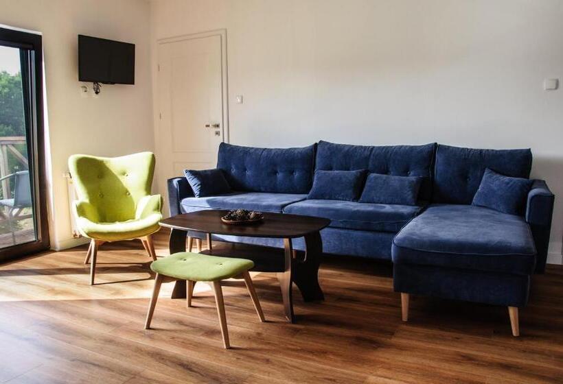 Family Suite, Siedlisko Owink