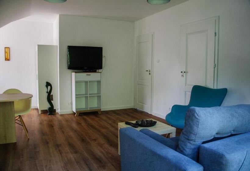 Люкс, Siedlisko Owink