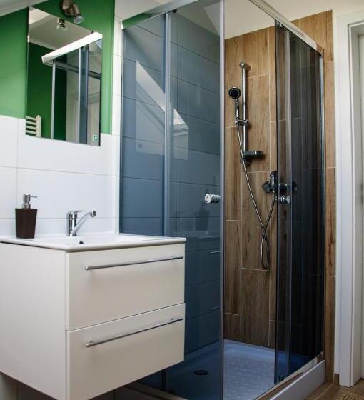 Люкс, Siedlisko Owink