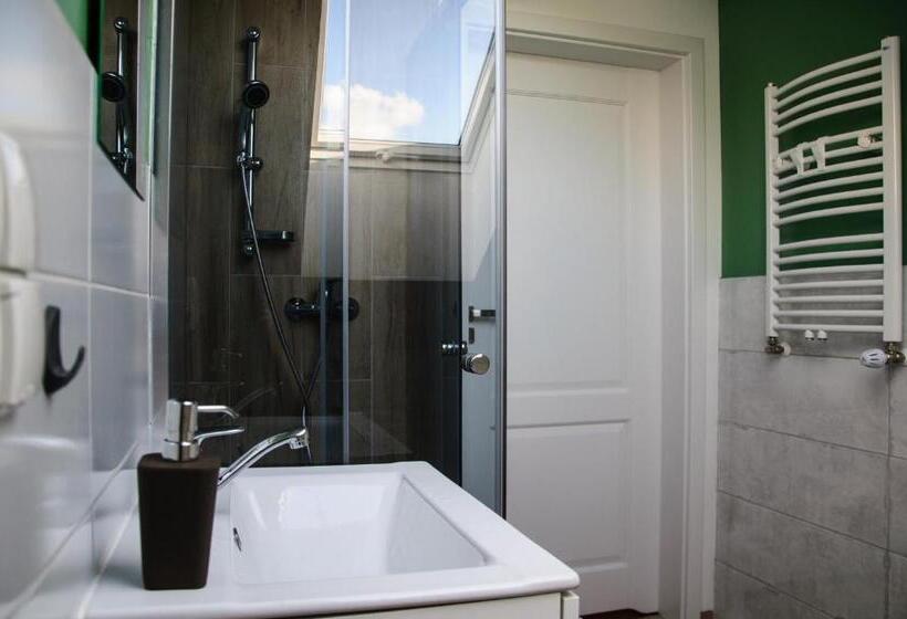 Люкс, Siedlisko Owink