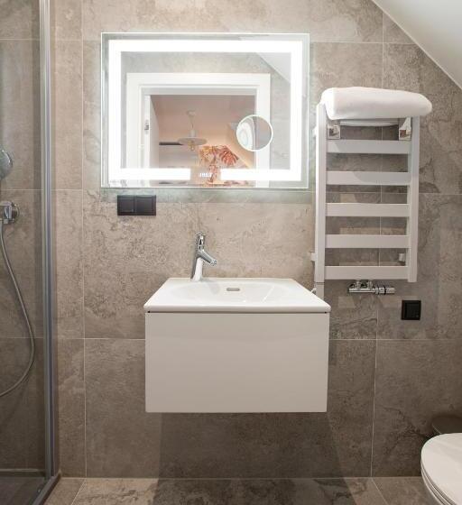 اتاق استاندارد یک نفره, Beskid Ski Villa