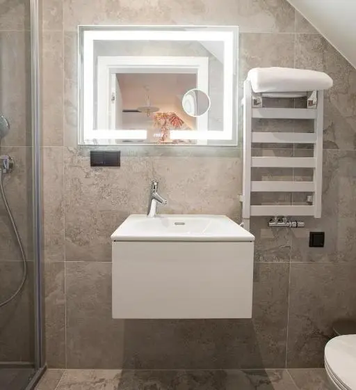 اتاق استاندارد یک نفره, Beskid Ski Villa