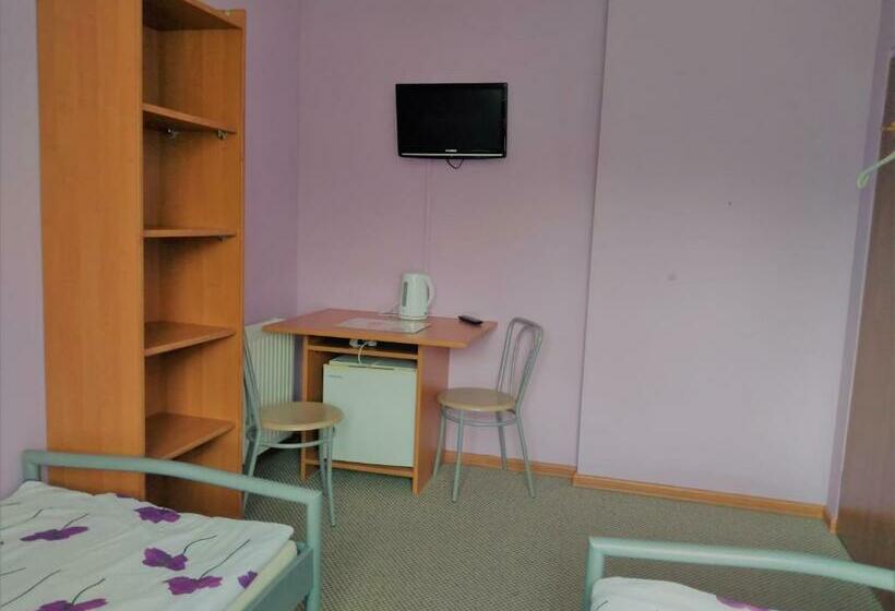 إستديو قياسى مزود بشرفة, Na Skwerku